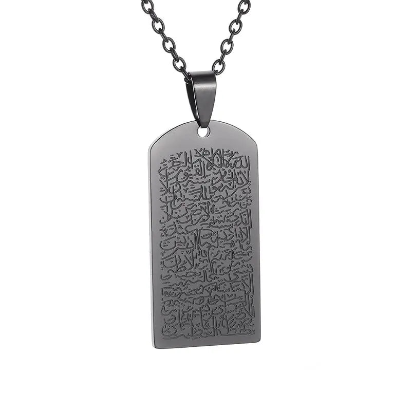 Collier plaque rectangulaire gravée, finition noire