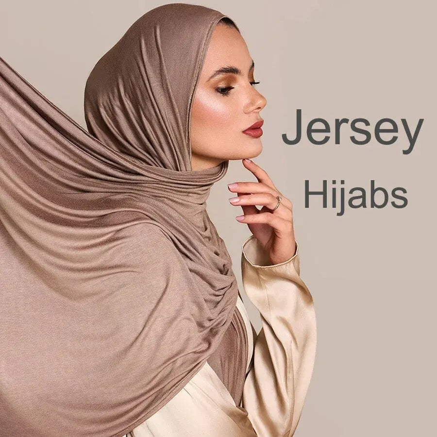 Hijab en jersey porté, coloris camel