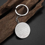 Collier médaillon rond gravé, finition argentée