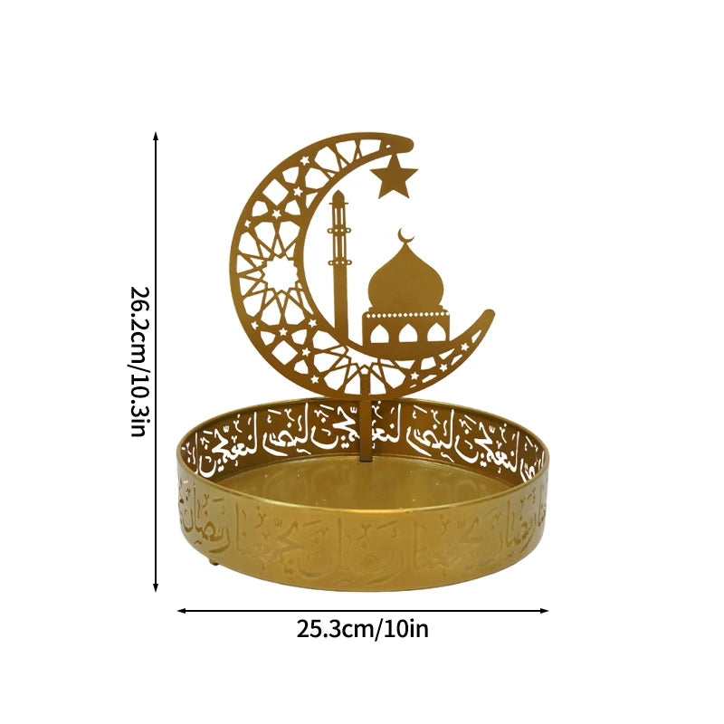 Plateaux et boîtes à friandises en métal doré — quinze modèles