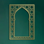 Arche mihrab murale en métal doré ajouré — 42 × 30 cm