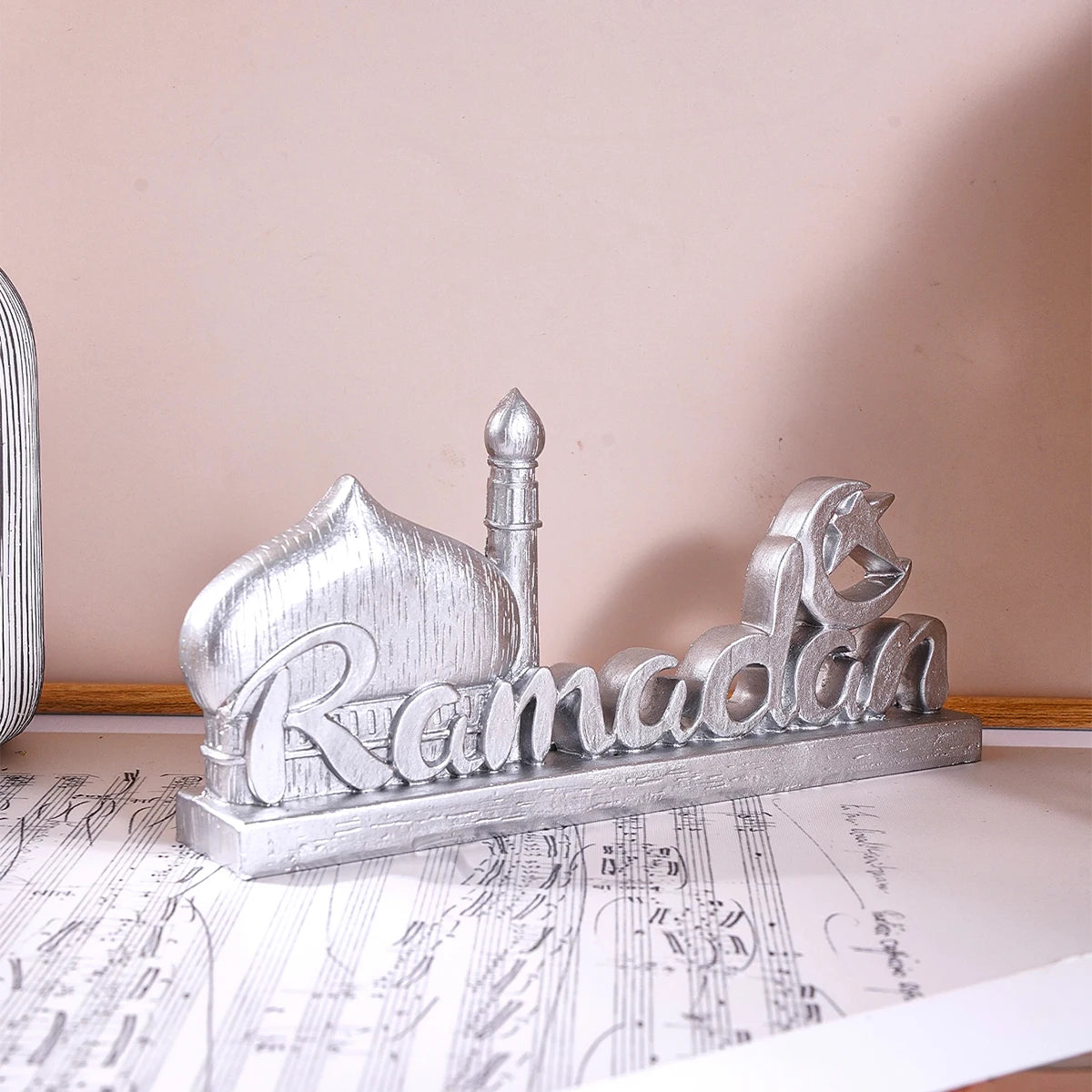 Décor de table « Ramadan » en résine — mosquée et calligraphie