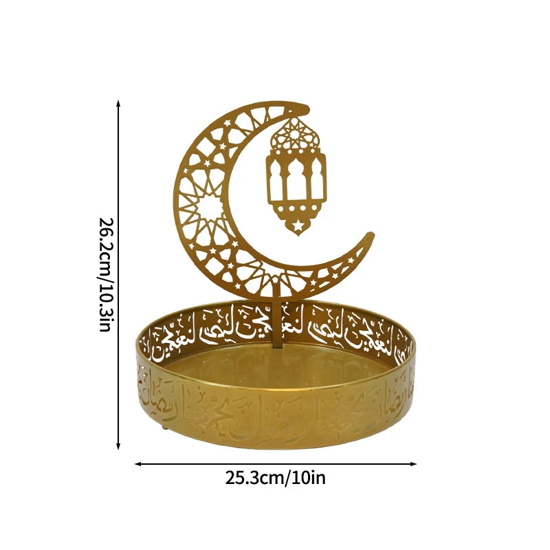Plateaux et boîtes à friandises en métal doré — quinze modèles
