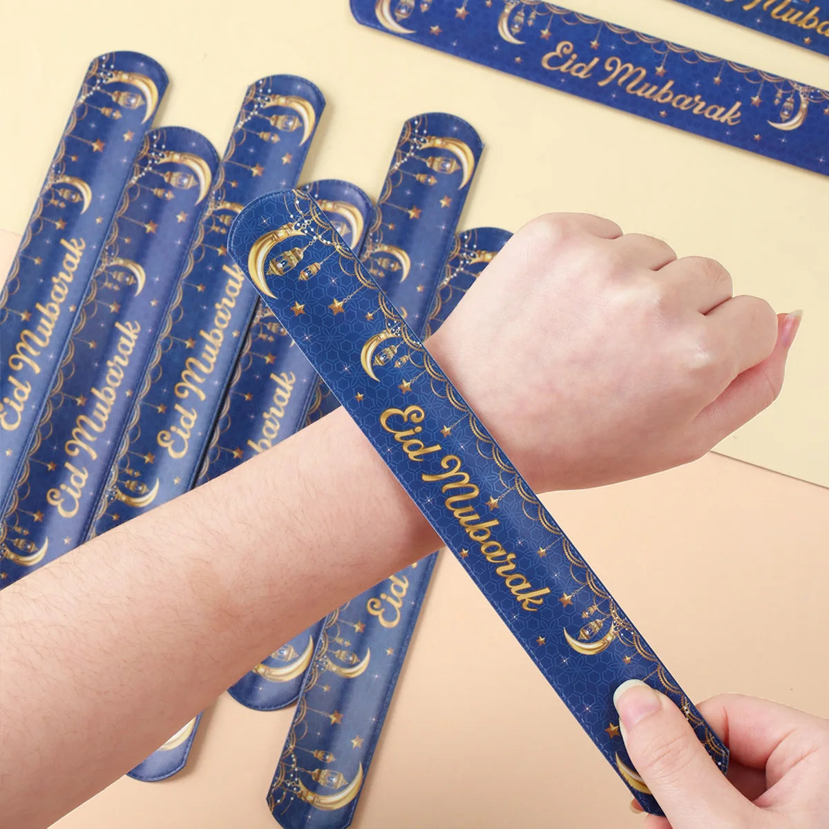 Bracelets claquants de l'Aïd — lot de 12, cinq motifs au choix