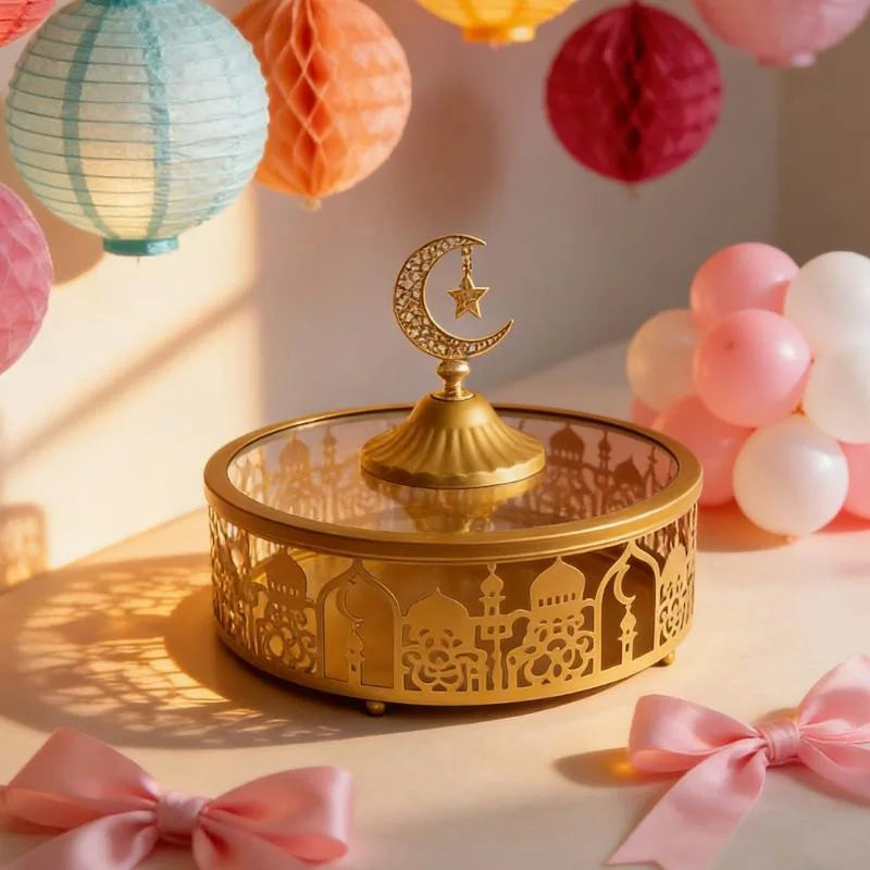 Boîte à friandises dorée à couvercle de verre — croissant sur le dessus