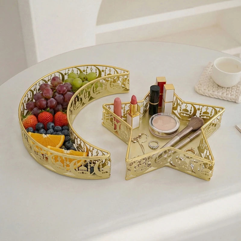 Plateaux et boîtes à friandises en métal doré — quinze modèles